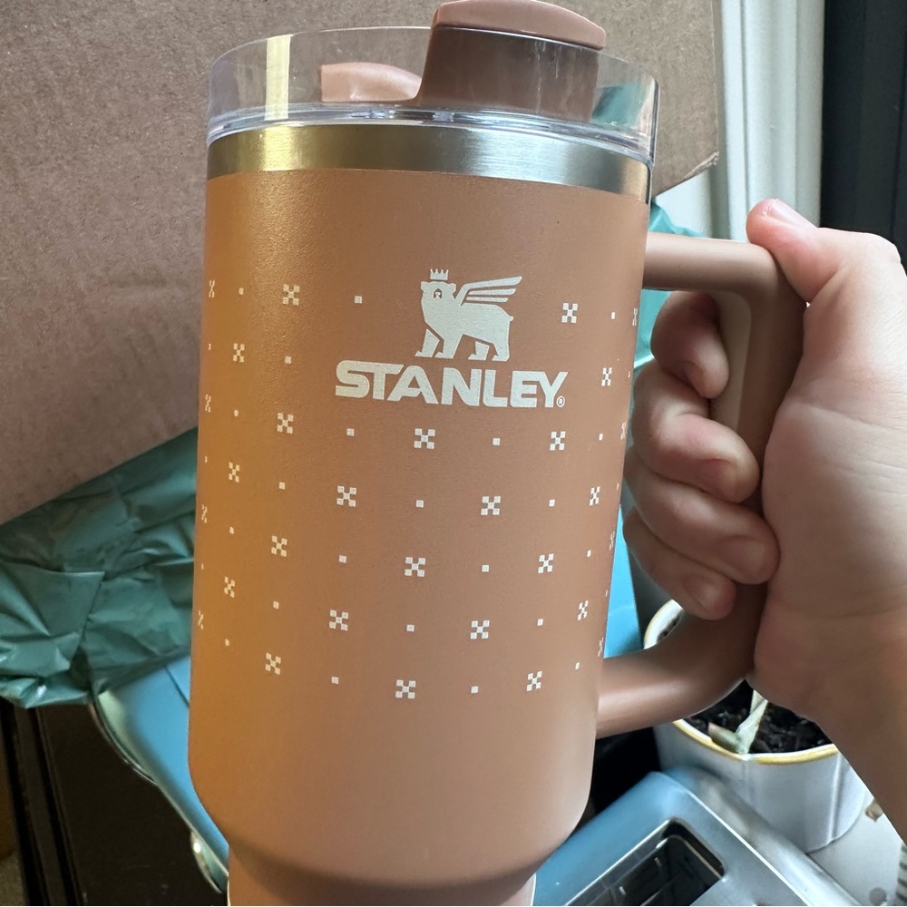 Stanley 40 oz. Deep Clay Orange limited edition Hearth & Hand with magnolia NWT